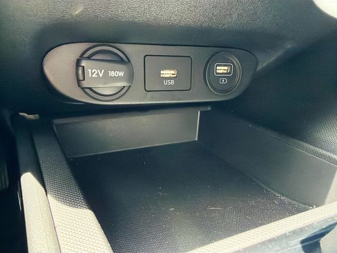 Used 2022 Hyundai Elantra SEL FWD image 26