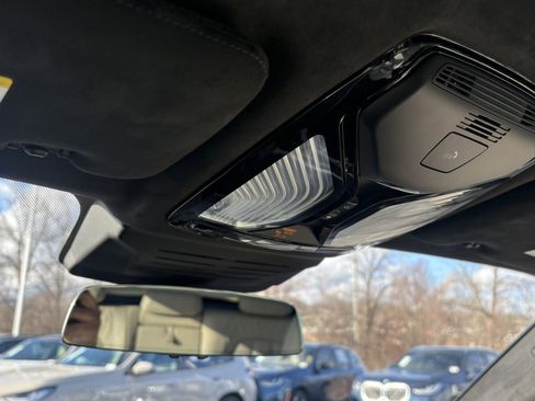 Used 2024 BMW X7 M60i w/ Executive Package image 28