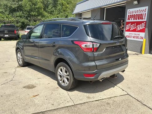 Used 2018 Ford Escape SE FWD image 3