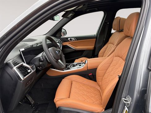 New 2026 BMW X5 xDrive50e image 9