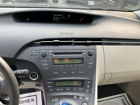 Used 2010 Toyota Prius Two FWD image 23