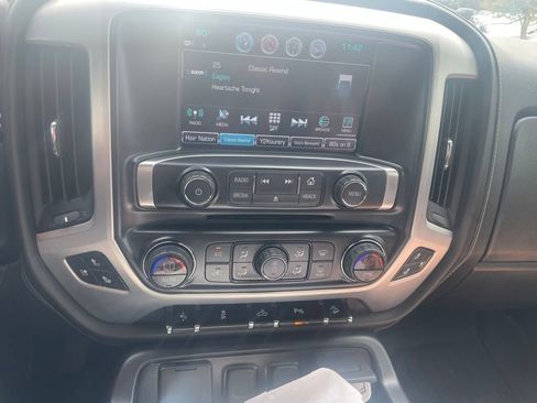Used 2018 GMC Sierra 1500 SLT w/ SLT Preferred Package AWD/4WD image 10