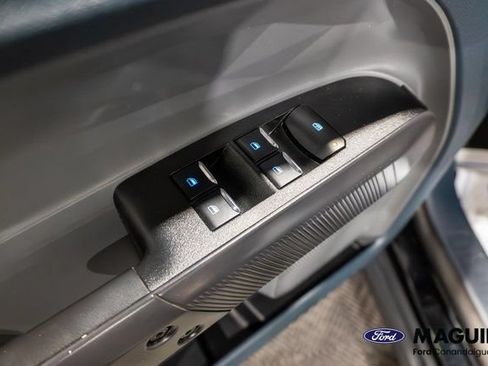 Used 2025 Ford Maverick XL FWD image 16