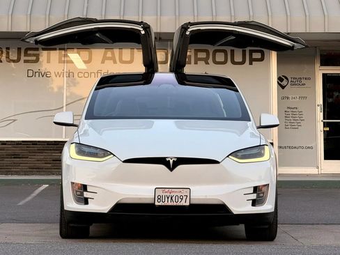Used 2019 Tesla Model X Long Range AWD/4WD image 3