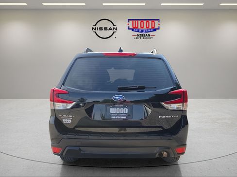 Used 2021 Subaru Forester AWD/4WD image 3