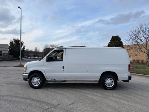Used 2013 Ford E-250 and Econoline 250 w/ PWR Group image 2