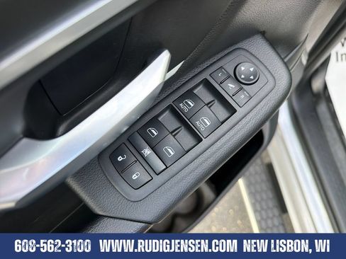 Used 2022 RAM 1500 Big Horn AWD/4WD image 11