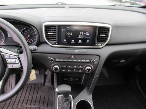 Used 2020 Kia Sportage LX image 19