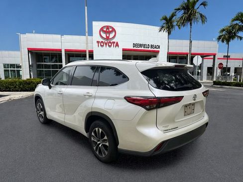 Used 2021 Toyota Highlander XLE FWD image 5