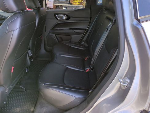 Used 2023 Jeep Compass Trailhawk image 14