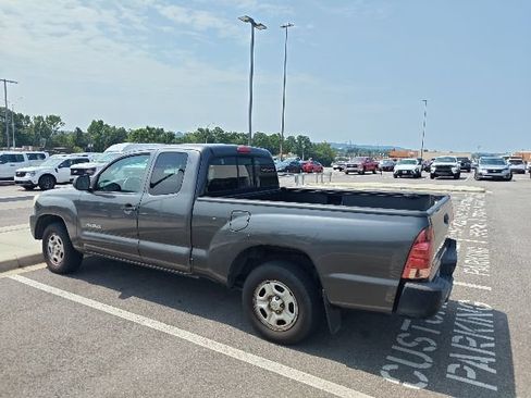 Used 2012 Toyota Tacoma 2WD Access Cab w/ Convenience Pkg image 5