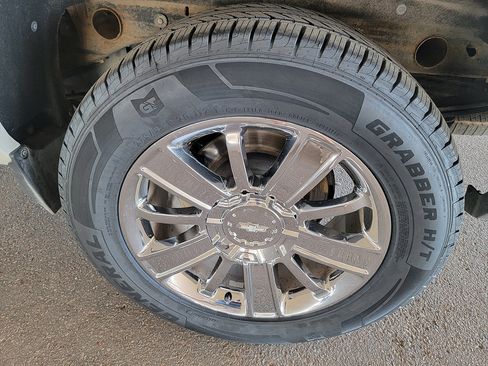 Used 2016 Chevrolet Silverado 1500 High Country w/ High Country Premium Package AWD/4WD image 11