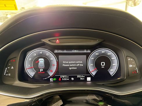 Used 2019 Audi Q8 Prestige image 16