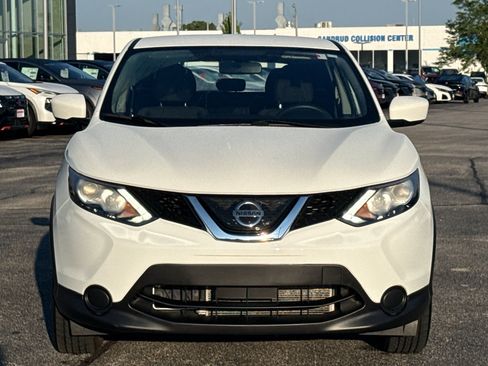 Used 2019 Nissan Rogue Sport S FWD image 3