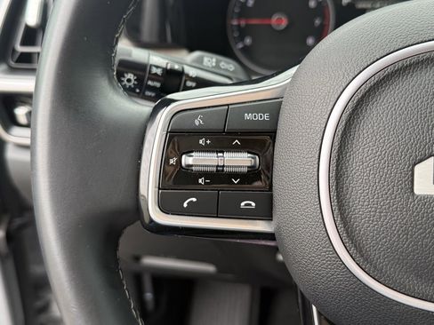 Used 2023 Kia Sorento EX image 19