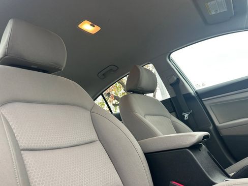 Used 2018 Hyundai Elantra SEL w/ Cargo Package image 13