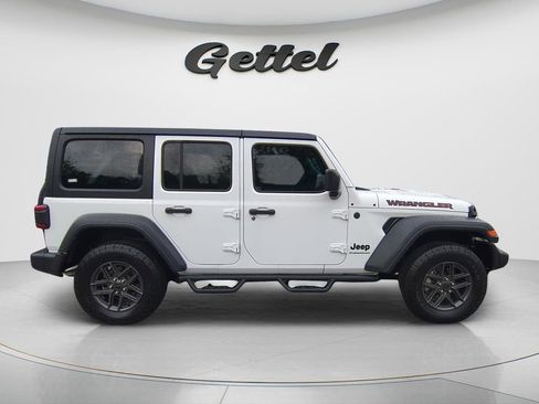 Used 2024 Jeep Wrangler Unlimited Sport AWD/4WD image 4