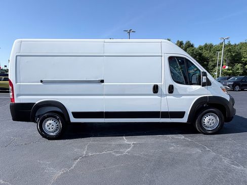 Used 2026 RAM ProMaster 2500 w/ Convenience Group FWD image 4