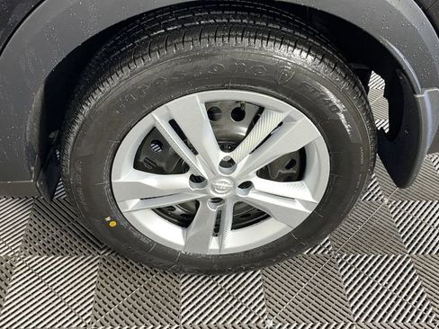 New 2025 Nissan Kicks Play S image 31