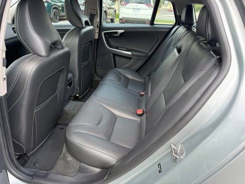 Used 2018 Volvo V60 T5 Dynamic FWD image 24
