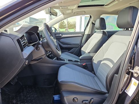 New 2026 Volkswagen Jetta SE image 10