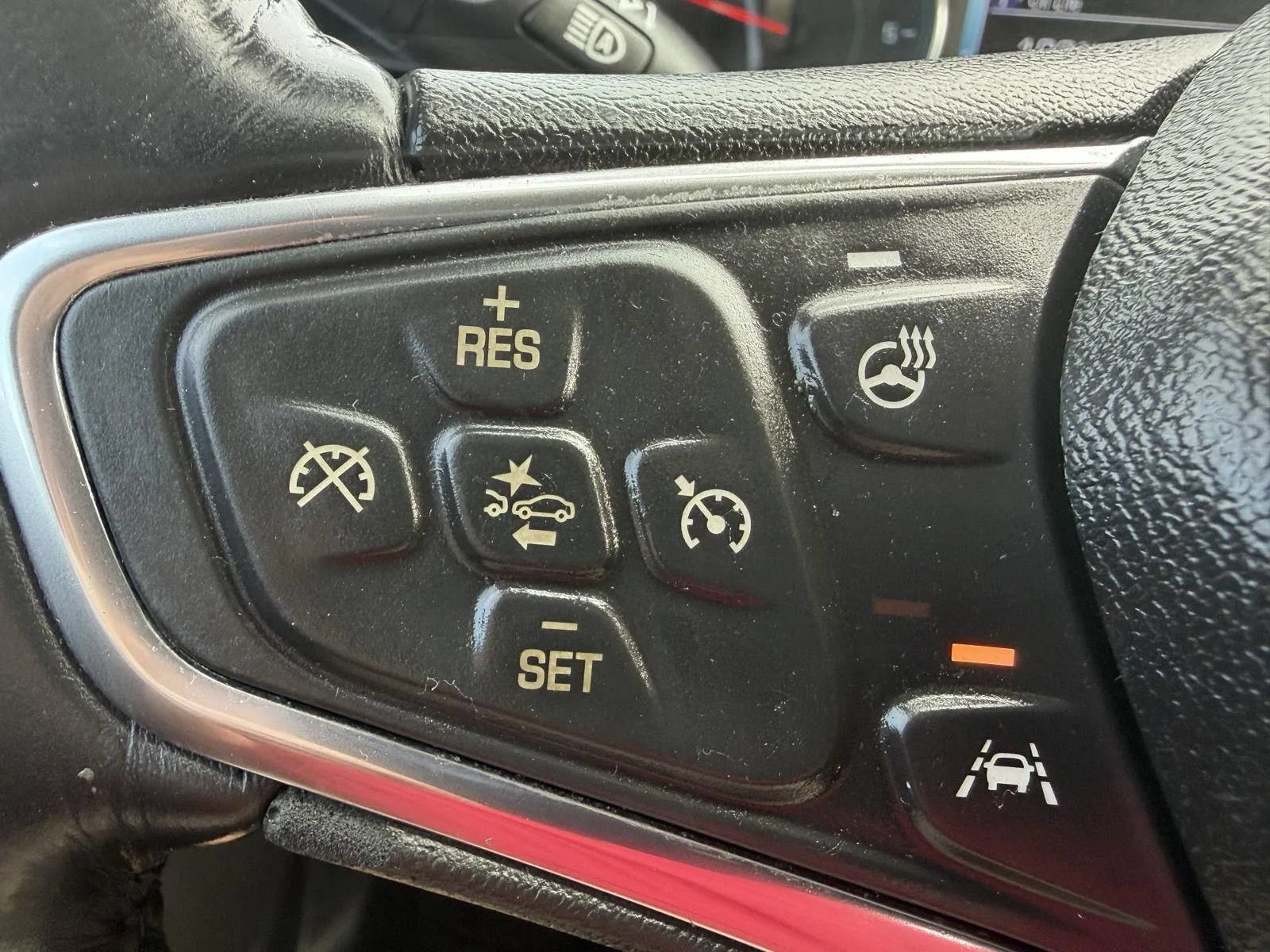 Used 2018 Chevrolet Equinox Premier AWD/4WD image 30