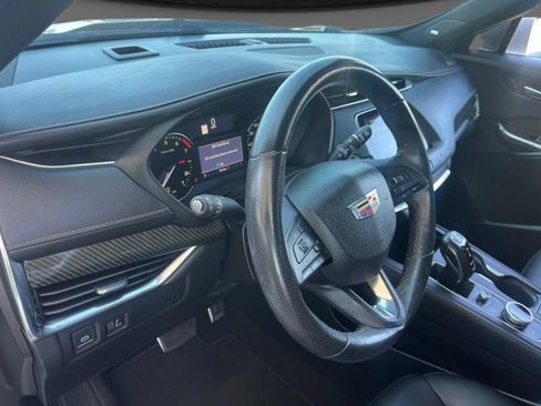 Used 2019 Cadillac XT4 Sport w/ Driver Awareness Package FWD image 10