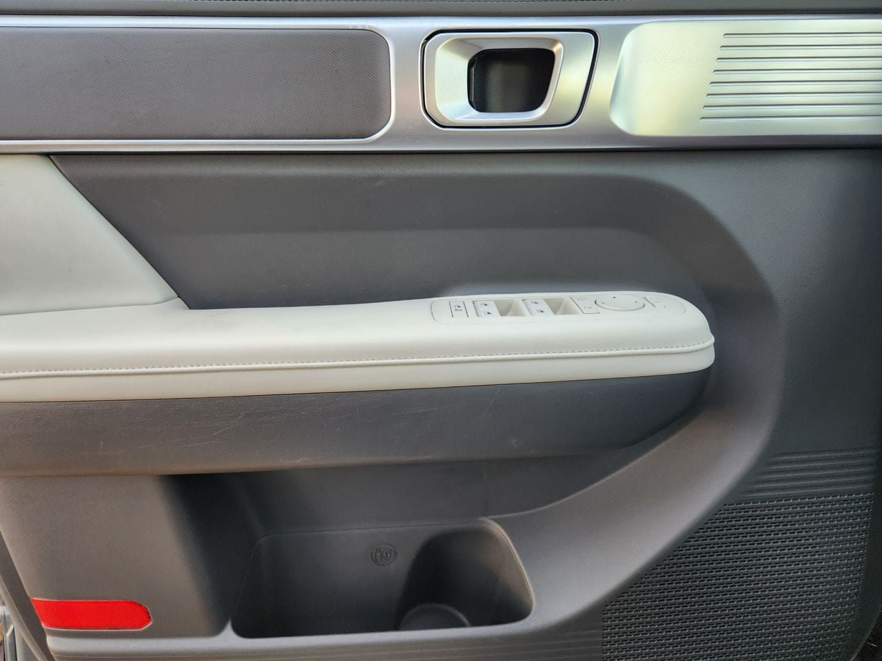 Used 2025 Hyundai Santa Fe SEL FWD image 22