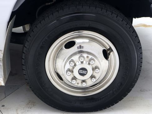 Used 2023 Ford E-450 and Econoline 450 Super Duty w/ Power Windows & Locks Group RWD image 32