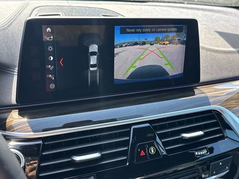 Used 2018 BMW 530i xDrive AWD/4WD image 16