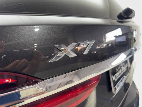 Used 2021 BMW X7 xDrive40i w/ Premium Package image 23