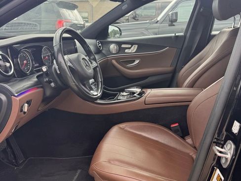 Used 2017 Mercedes-Benz E 300 4MATIC image 6