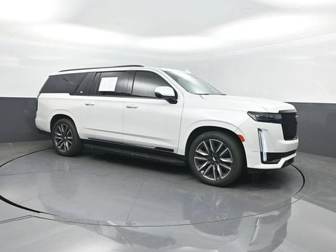 Used 2023 Cadillac Escalade ESV Sport Platinum w/ LPO, ONYX Package AWD/4WD image 28