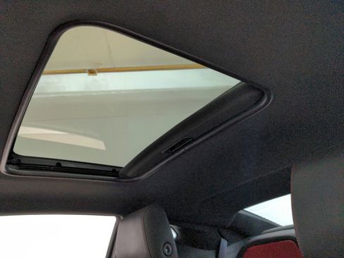 Used 2017 Chevrolet Camaro SS image 15