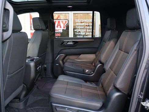 New 2025 Chevrolet Suburban High Country image 27