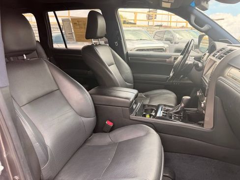 Used 2020 Lexus GX 460 Luxury w/ Accessory Package AWD/4WD image 26