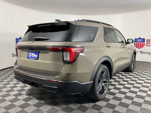 New 2026 Ford Explorer ST-Line w/ ST-Line Street Pack RWD image 3