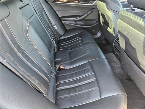 Used 2018 BMW 530e xDrive w/ Premium Package 2 image 18