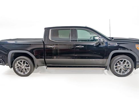 Used 2022 GMC Sierra 1500 Denali w/ Denali Reserve Package AWD/4WD image 10