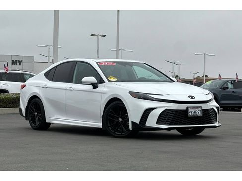 Used 2025 Toyota Camry SE w/ Multimedia Upgrade Package FWD image 2