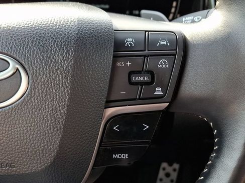 Used 2025 Toyota Camry SE FWD image 21