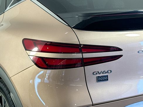 Used 2023 Genesis GV60 Performance image 36