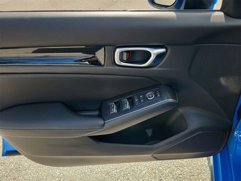 Used 2022 Honda Civic Sport Touring image 12