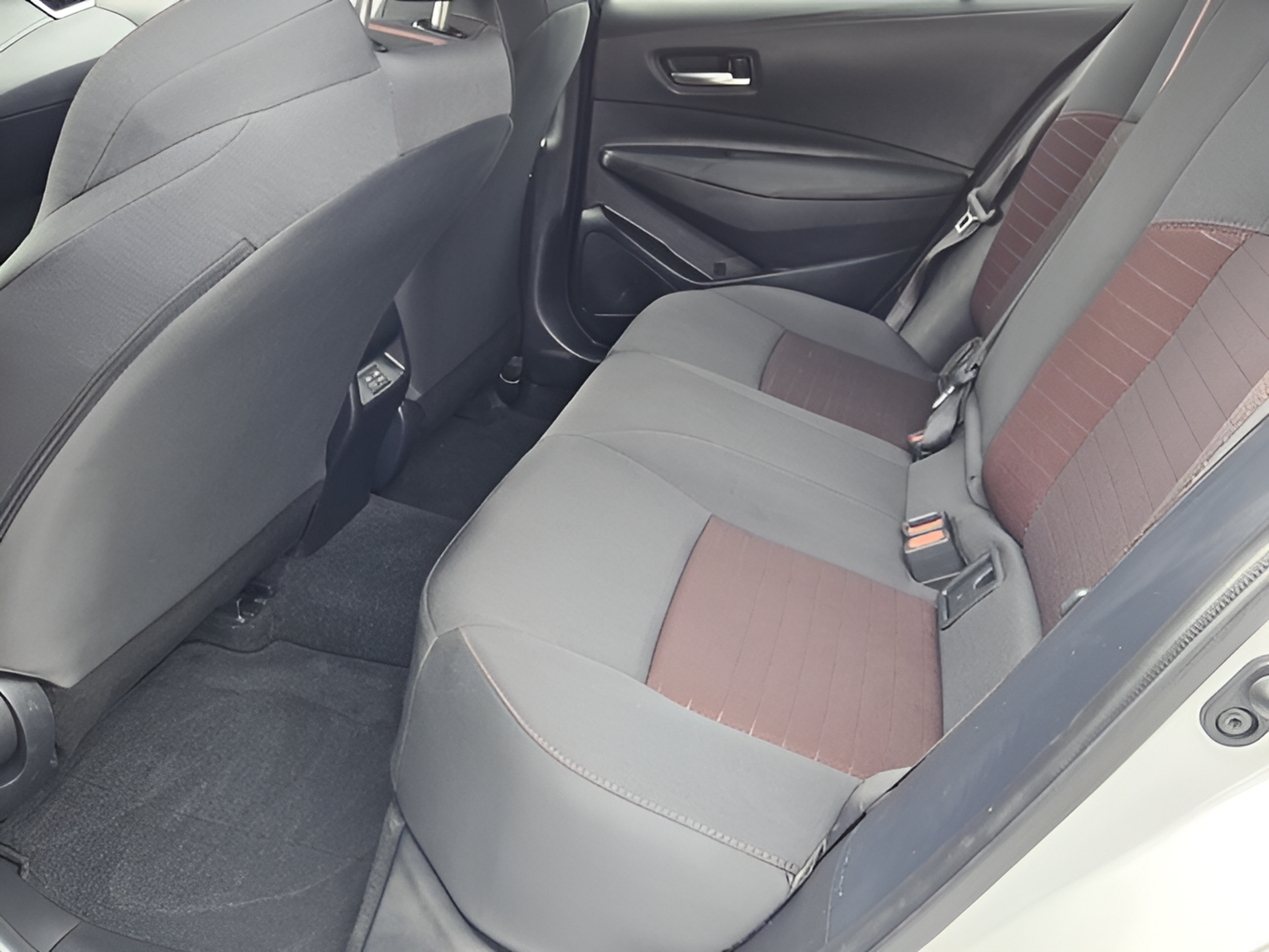 Certified 2024 Toyota Corolla SE FWD image 9