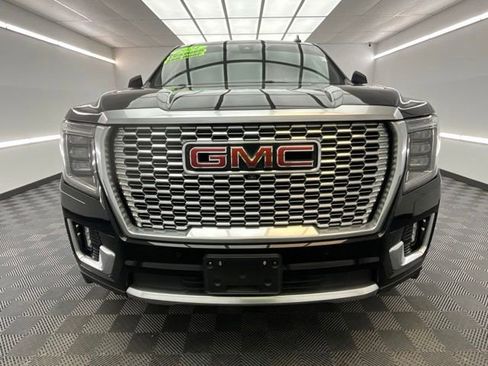 Used 2021 GMC Yukon XL Denali w/ Denali Premium Package AWD/4WD image 2