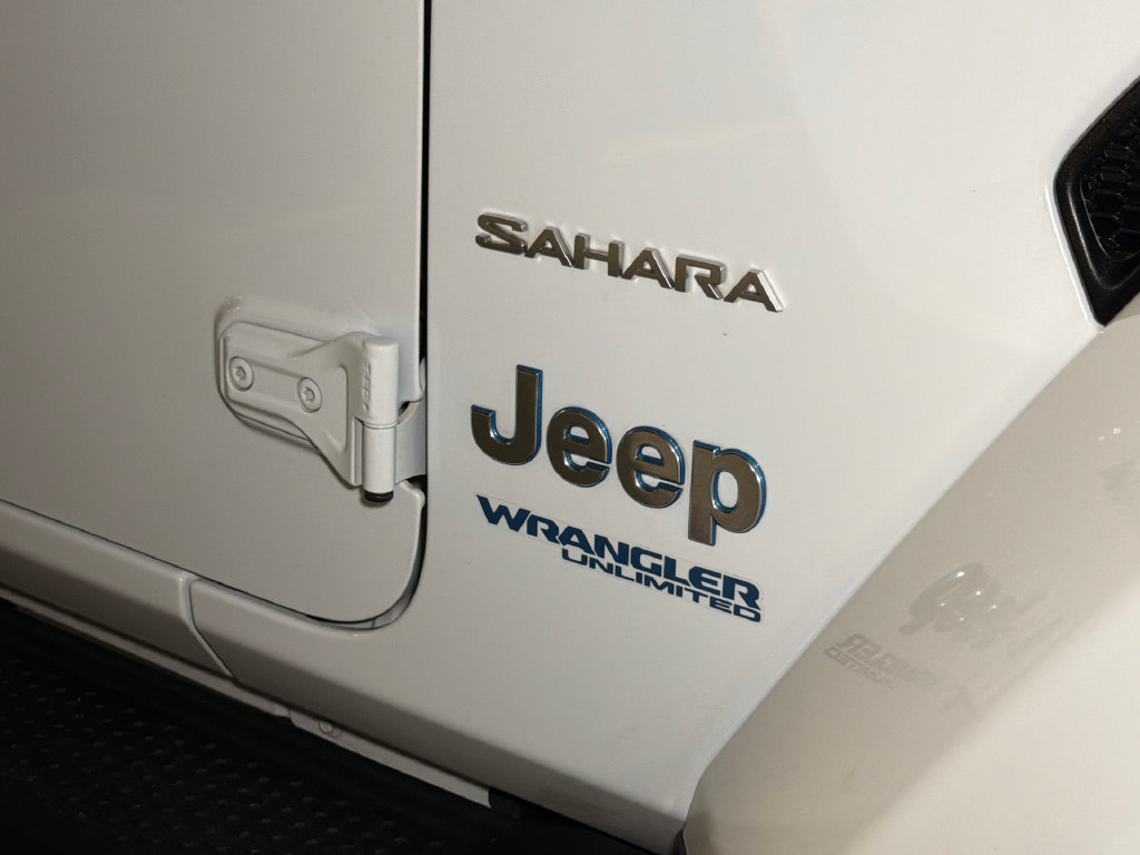 Used 2022 Jeep Wrangler Unlimited Sahara AWD/4WD image 7