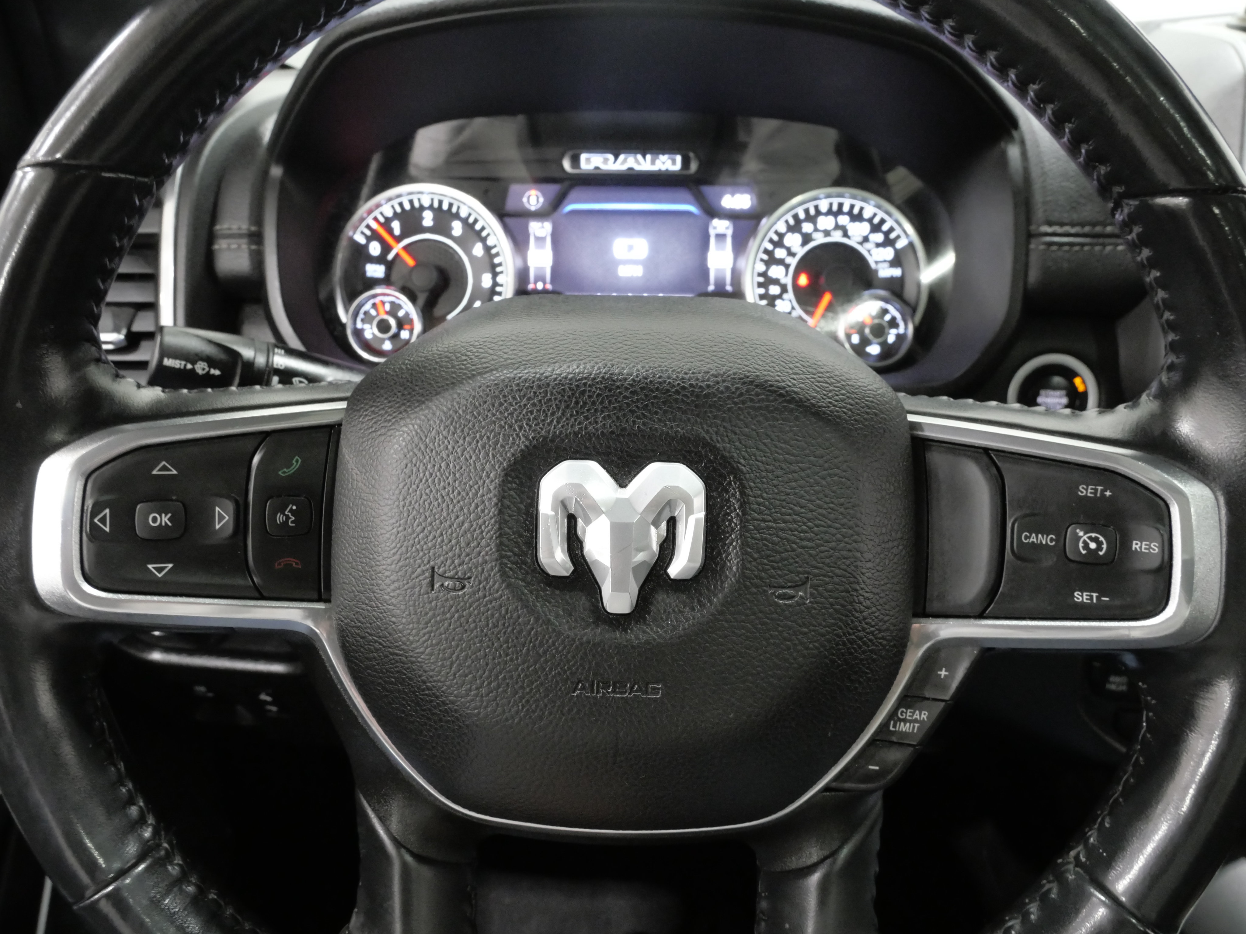 Used 2023 RAM 1500 Laramie AWD/4WD image 15