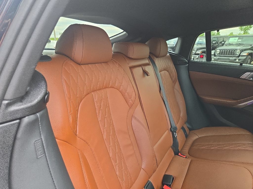 Used 2024 BMW X6 xDrive40i w/ Executive Package AWD/4WD image 89