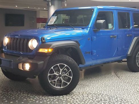 Used 2025 Jeep Wrangler Unlimited Sport AWD/4WD image 33