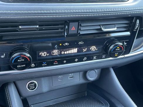 Used 2023 Nissan Rogue SL w/ SL Premium Package image 28